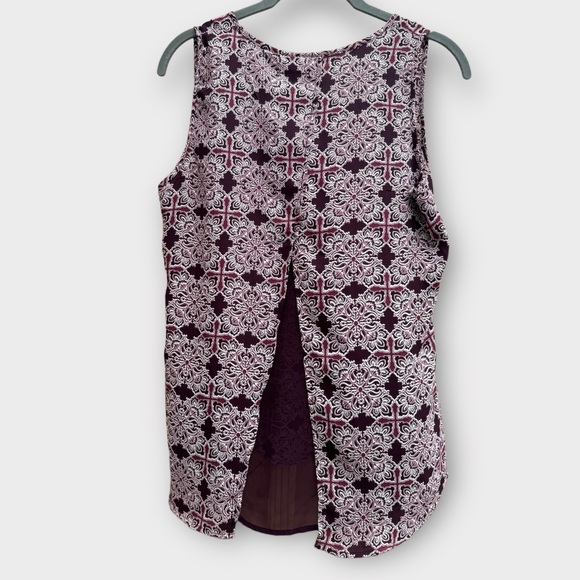 5/$35 Layered Sleeveless Blouse - Picture 4 of 6